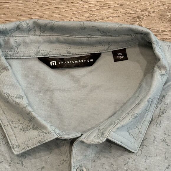 Travis Mathew Golf Shirt Polo Mens XXL 2XL Blue All Over Pattern Tie Dye Preppy - Picture 4 of 8